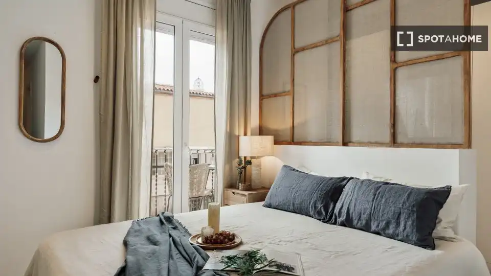 Dormitori de Apartament per a compartir en Barcelona amb Aire condicionat, Terrassa i Moblat