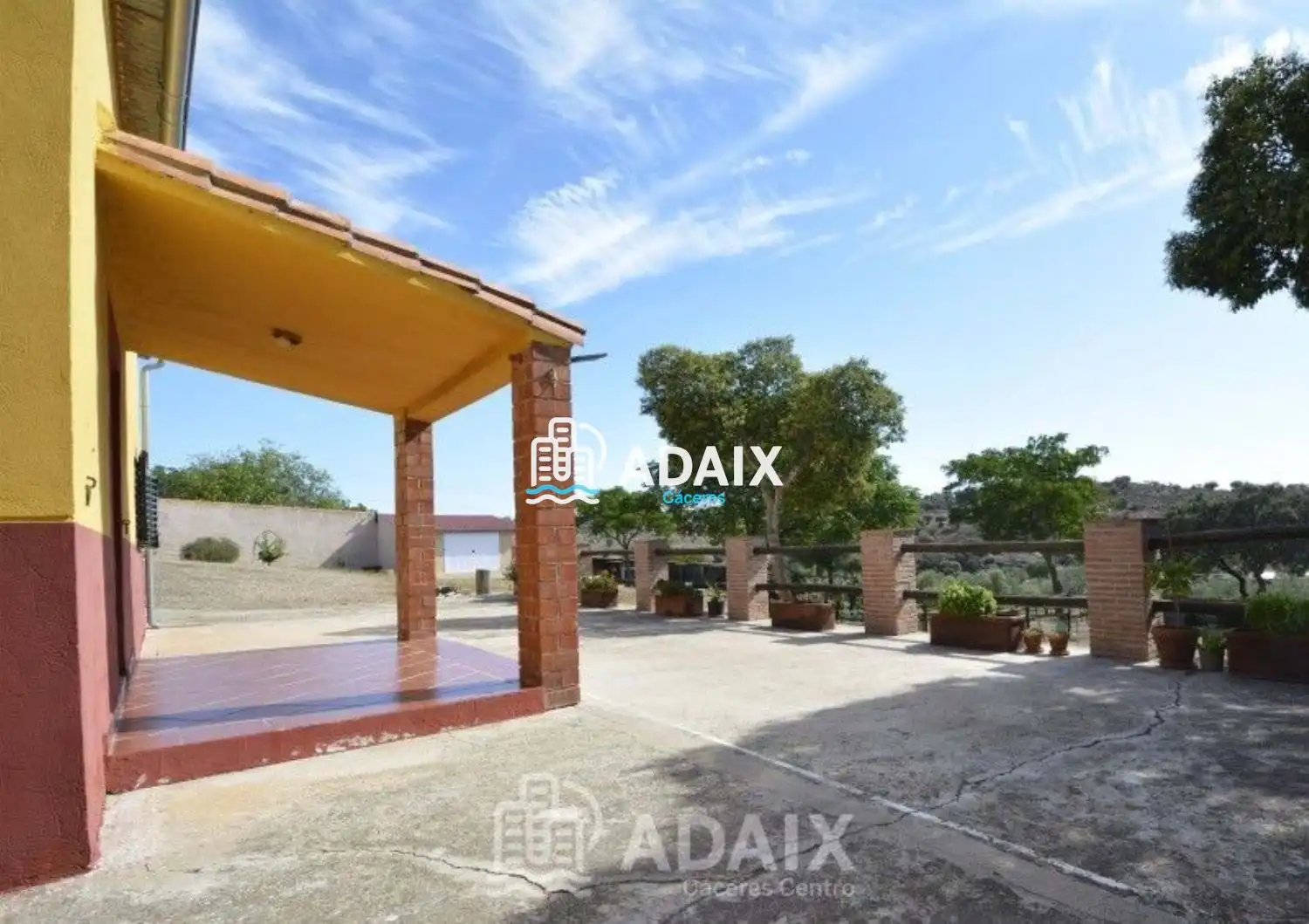 Jardí de Casa o xalet en venda en Cáceres amb Aire condicionat, Terrassa i Traster