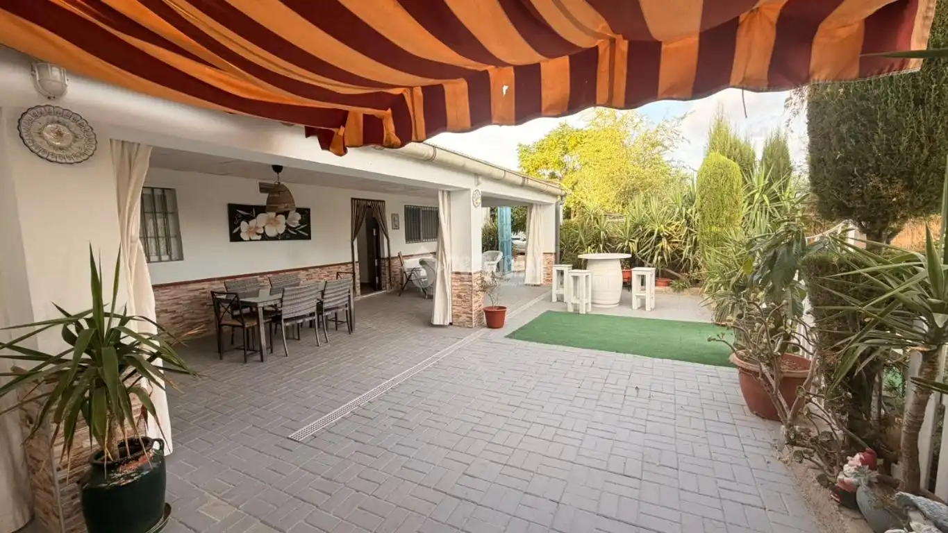 Terrassa de Finca rústica en venda en La Lantejuela , Sevilla