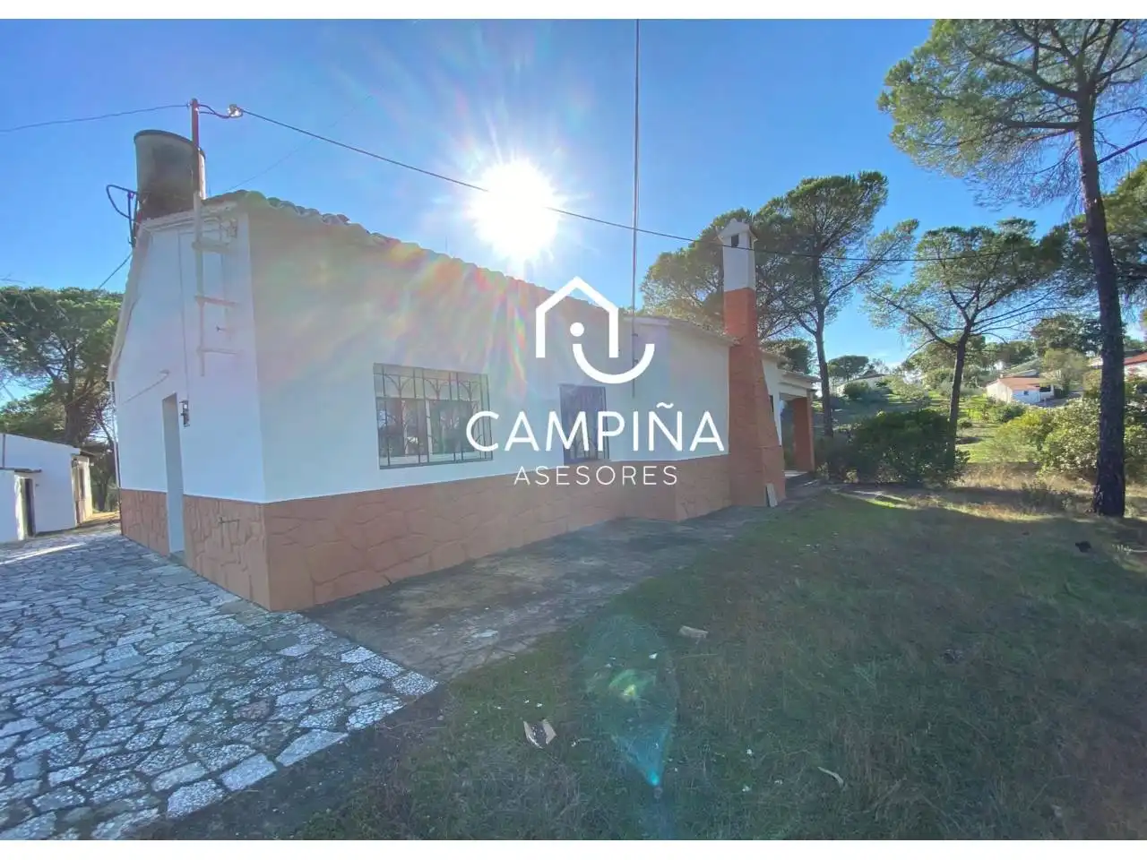 Vista exterior de Finca rústica en venda en Beas amb Jardí privat, Terrassa i Moblat