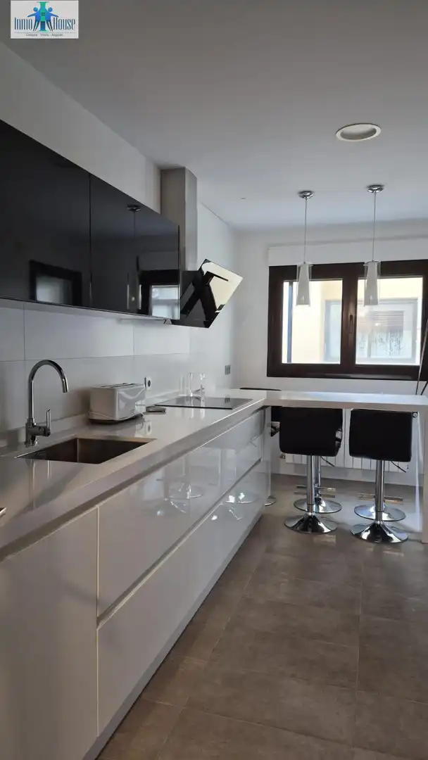 Piso con terraza en venta en Carretas - Pajarita