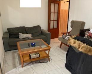 Sala d'estar de Casa o xalet en venda en Algeciras amb Terrassa, Traster i Balcó