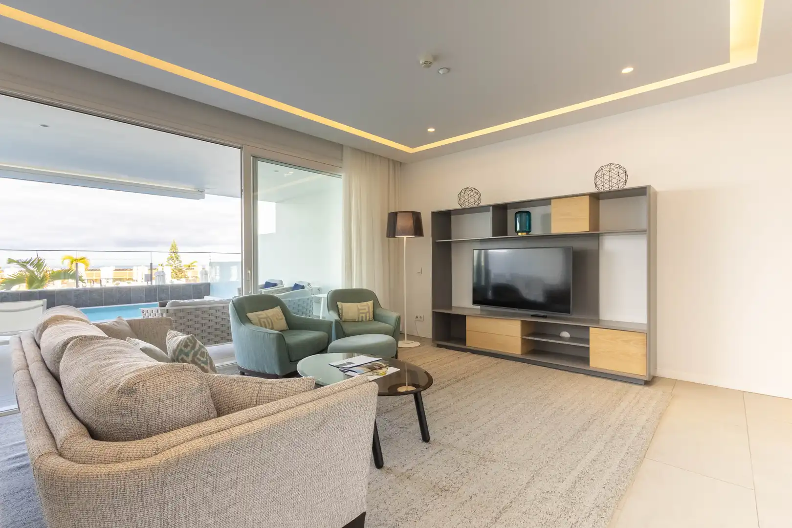 Sala de estar de Piso en venta en Adeje con Aire acondicionado, Terraza y Trastero