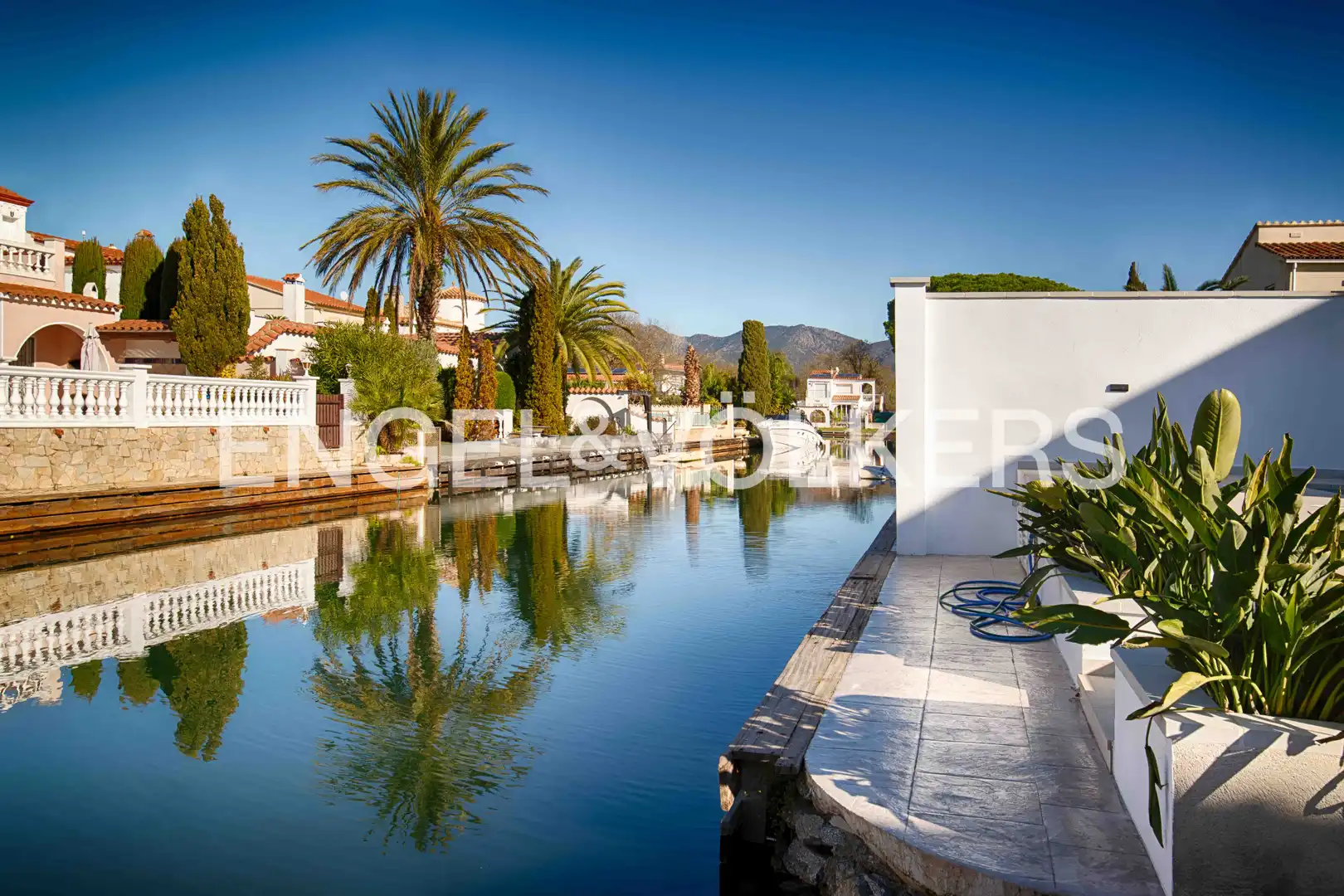 Exterior view of Detached homes for sale in Empuriabrava  with Terrace and Swimming Pool