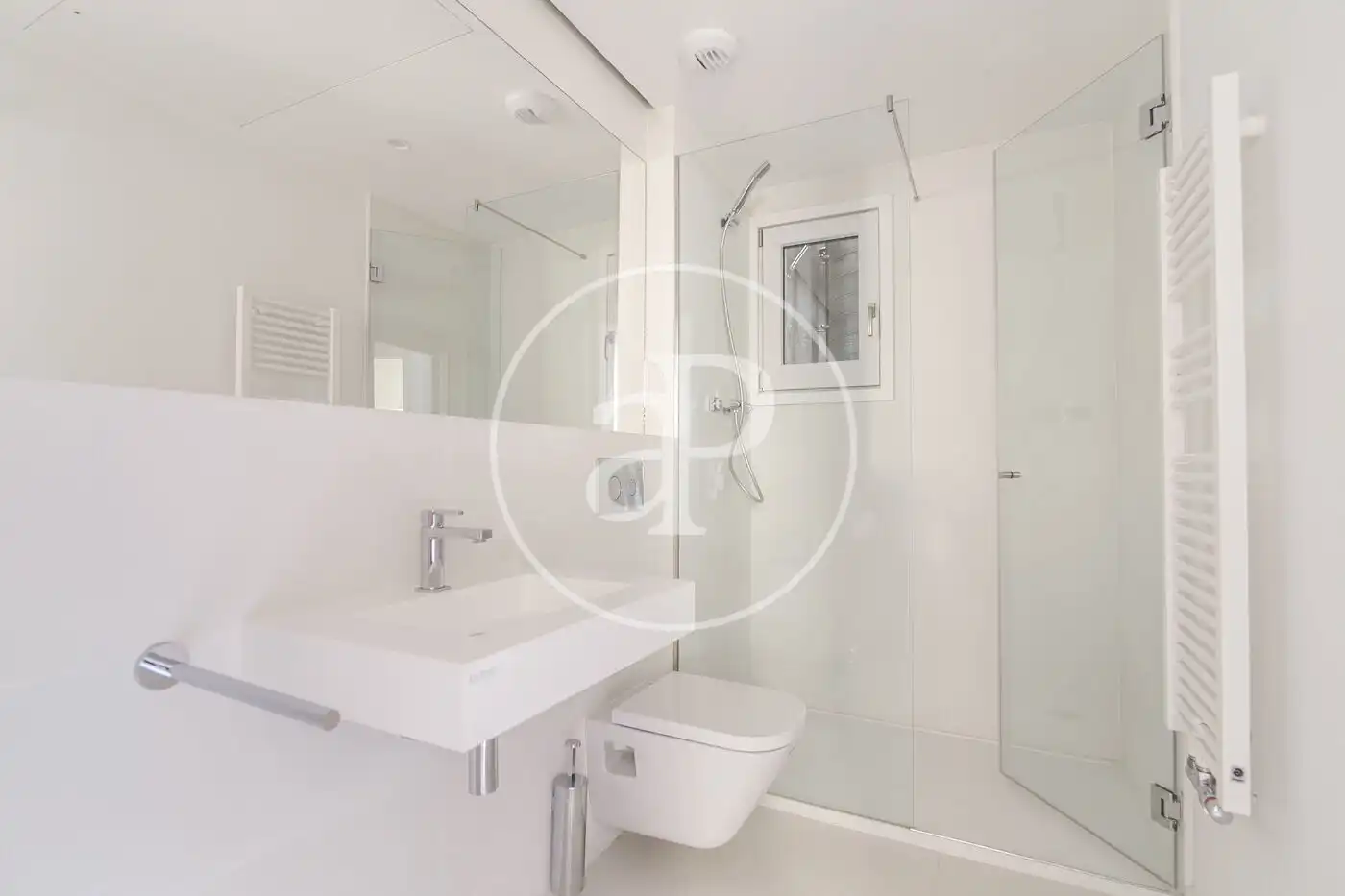 Flat for rent in Carrer de Gravina, El Raval