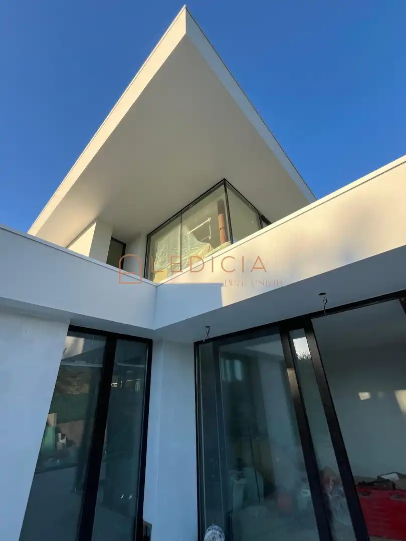 Terraza de Casa o chalet en venta en Vigo  con Calefacción, Jardín privado y Parquet