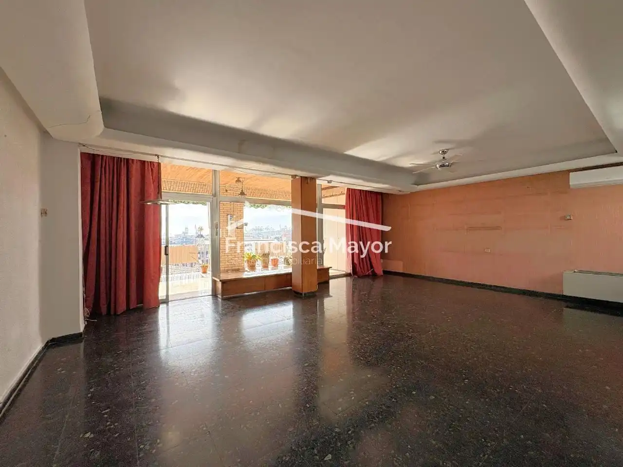 Wohnzimmer von Dachboden zum Verkauf in Poblats Marítims