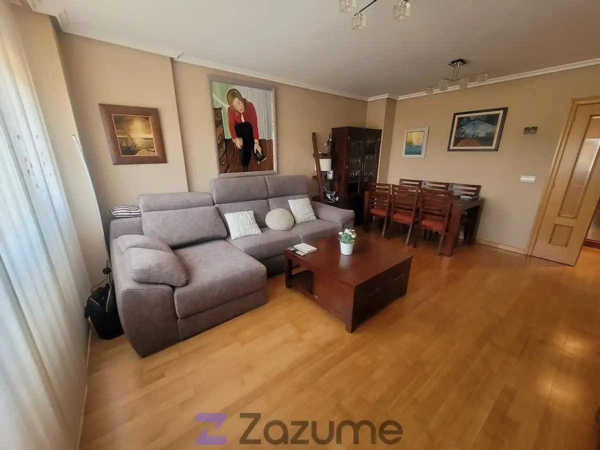 Living room of Flat for rent in Laguna de Duero  with Heating, Parquet flooring and Furnished