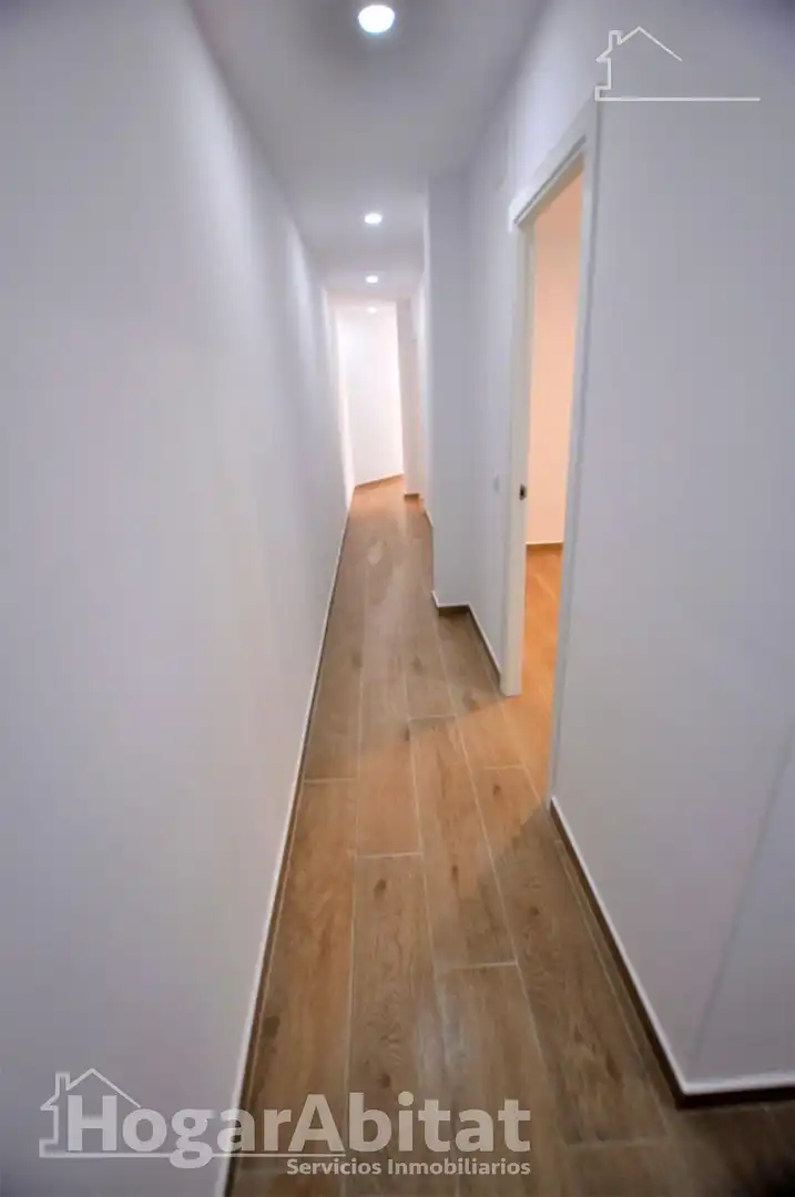 Piso en venta en Valencia con Balcón