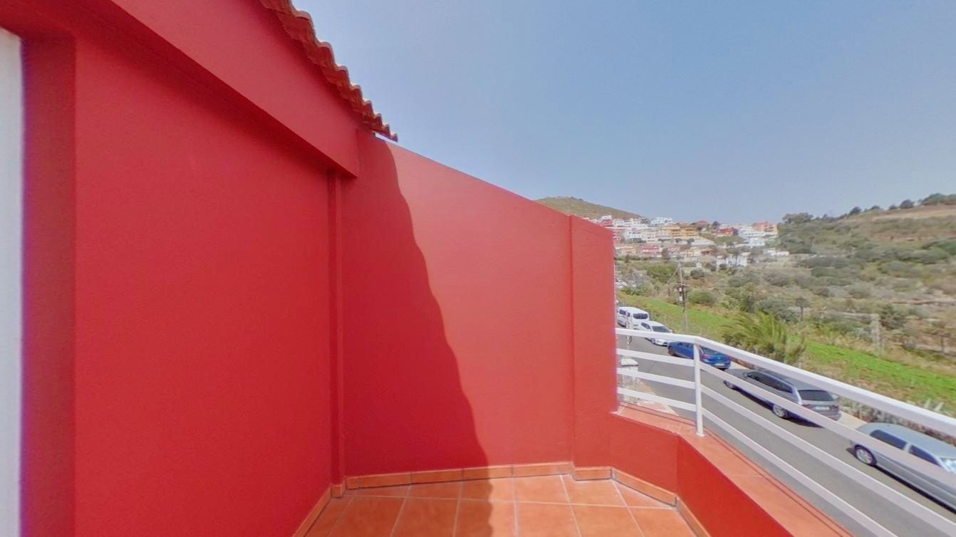 Vista exterior de Casa adosada en venda en Las Palmas de Gran Canaria amb Jardí privat, Terrassa i Piscina