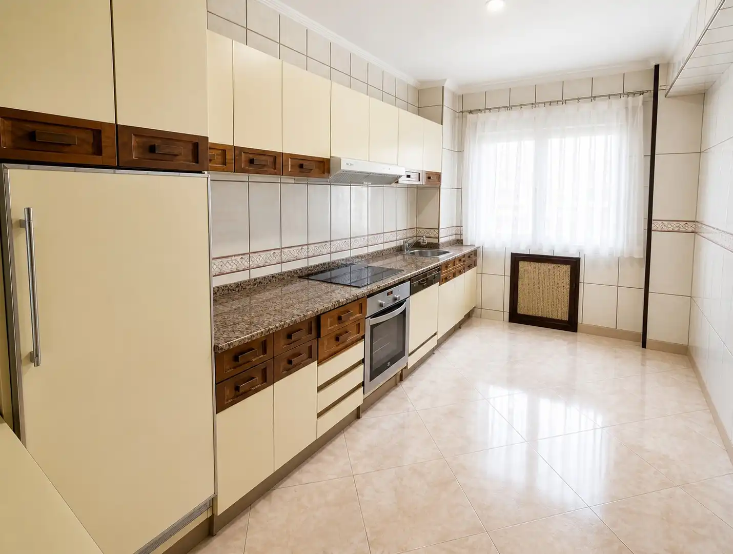 Flat with lift for sale in Calle de Jerónimo Ibran