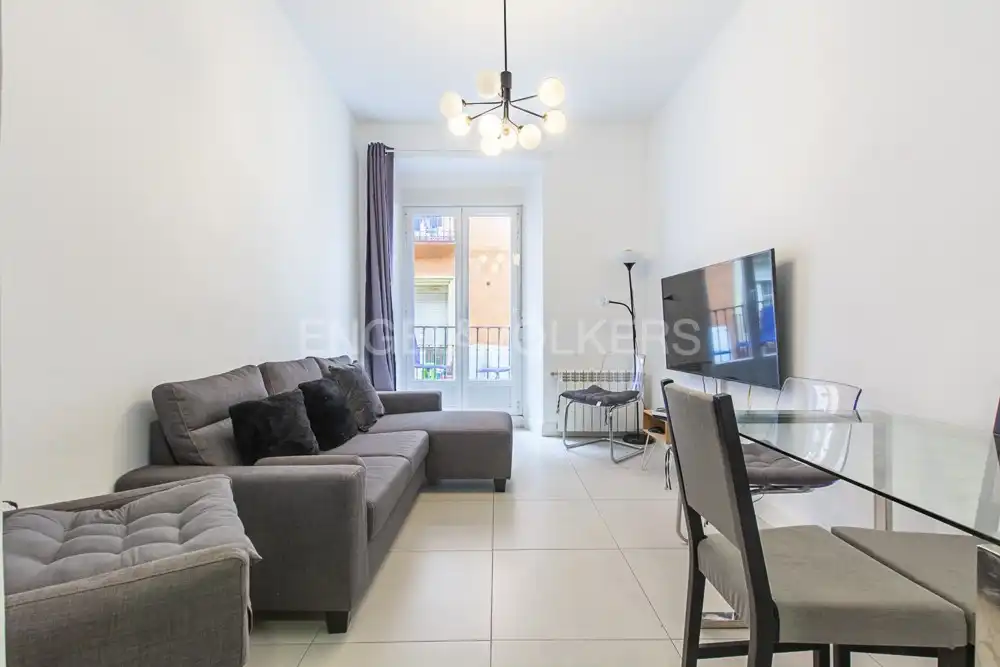 Living room of Flat for rent in  Madrid Capital  with Air Conditioner, Heating and Furnished