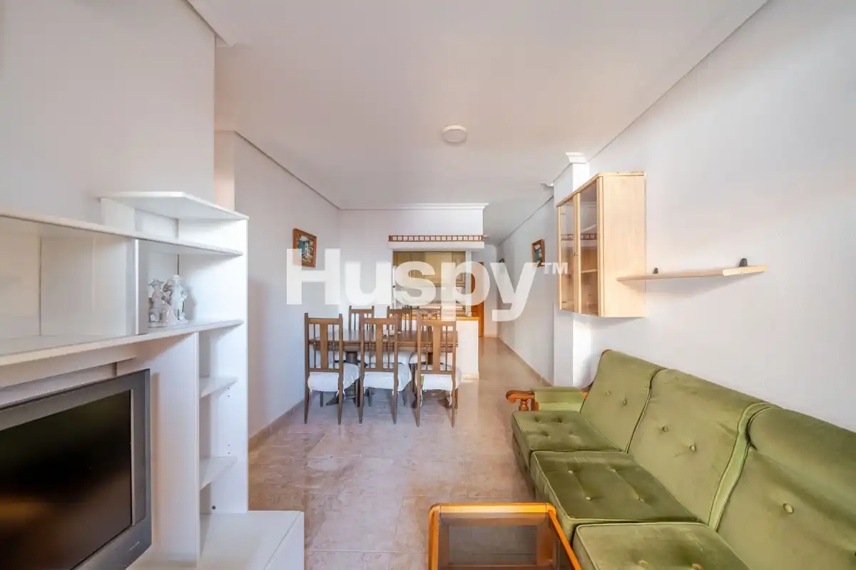 Flat with pool for sale in Calle San Emigdio
