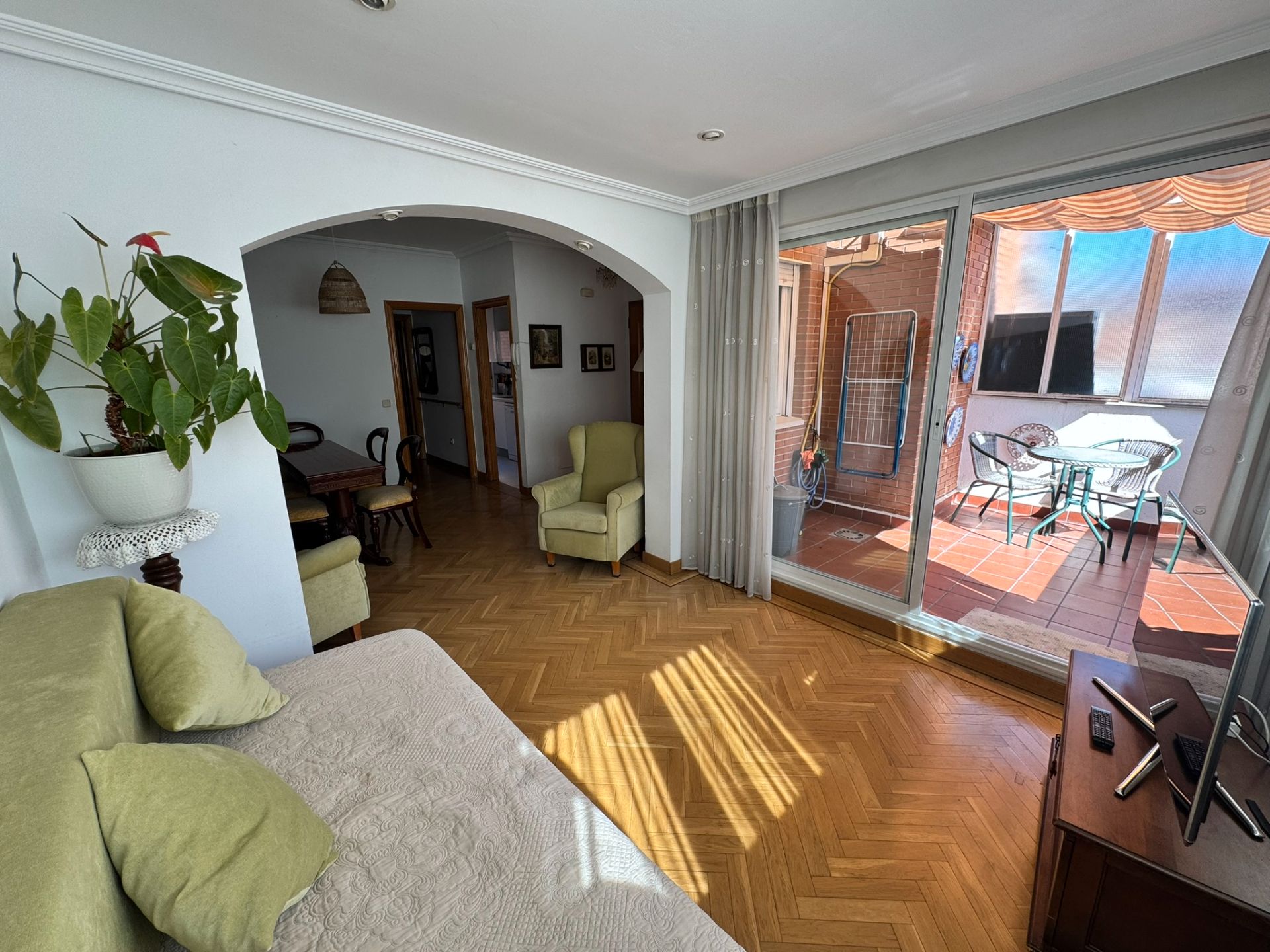 Sala de estar de Ático en venta en  Madrid Capital