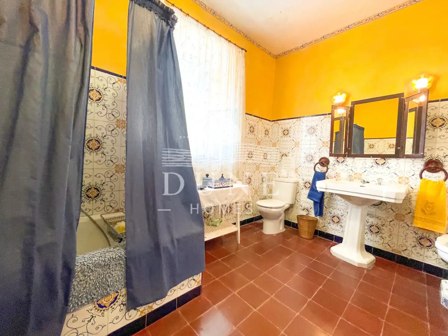 Bathroom of Country homes for sale in Algeciras  with Private garden, Terrace and Storage room
