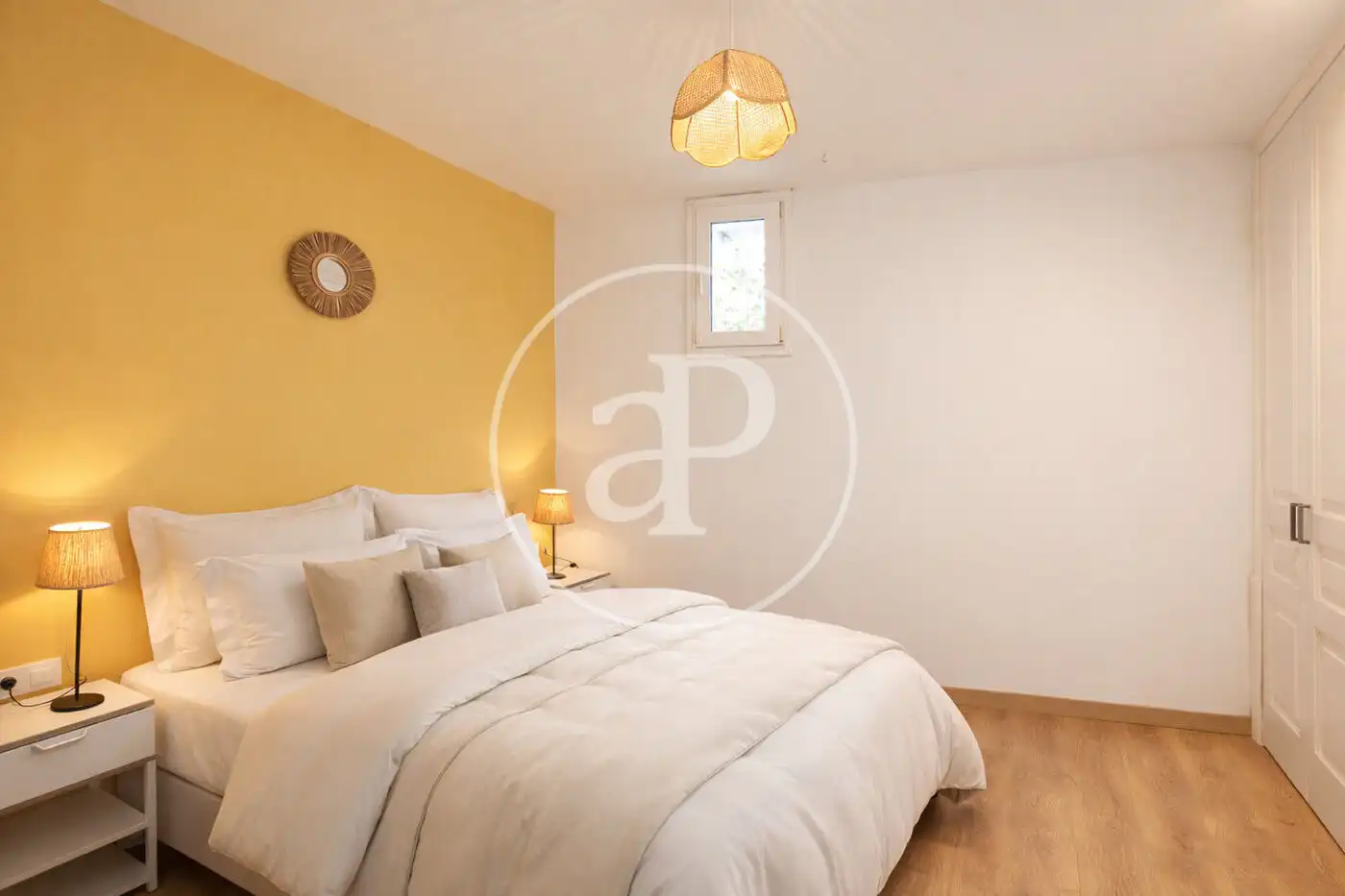 Schlafzimmer von Wohnung zum Verkauf in Barcelona mit Heizung, Möbliert und Balkon