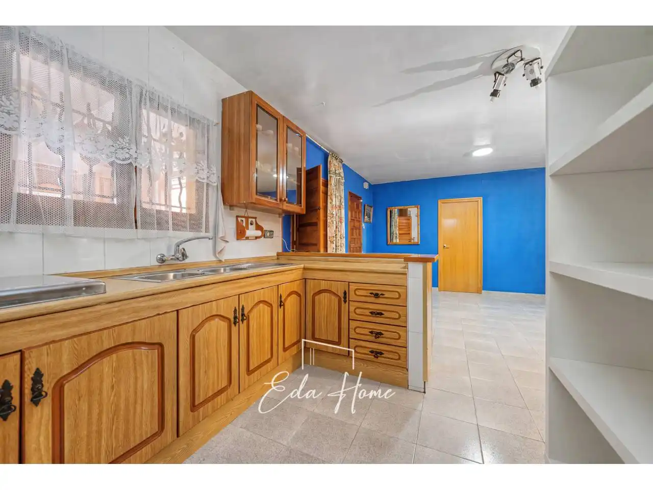 Kitchen of Houses for sale in Vilanova i la Geltrú
