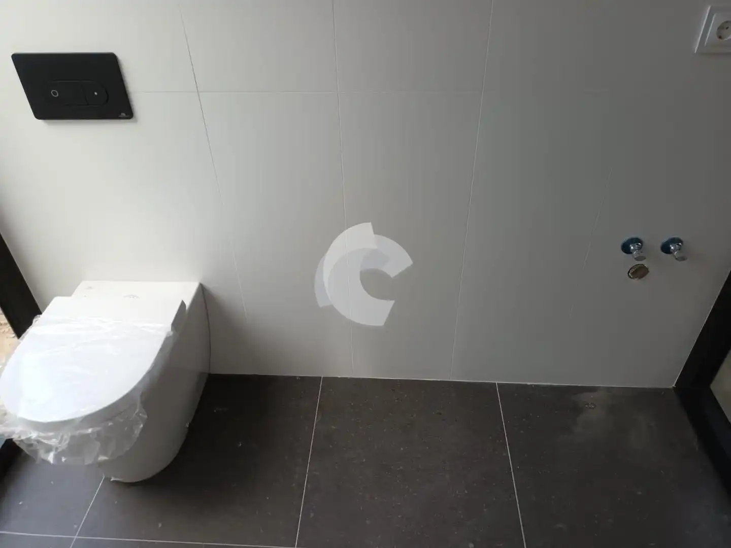 Bany de Casa o xalet en venda en Santiago de Compostela  amb Calefacció, Jardí privat i Terrassa