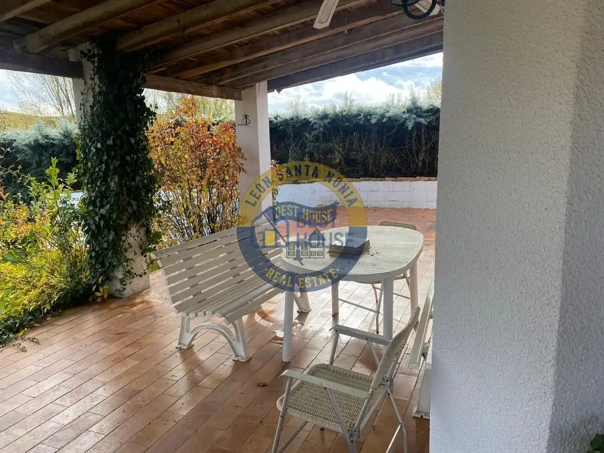Jardín de Casa o chalet en venta en Garrafe de Torío con Calefacción, Jardín privado y Parquet