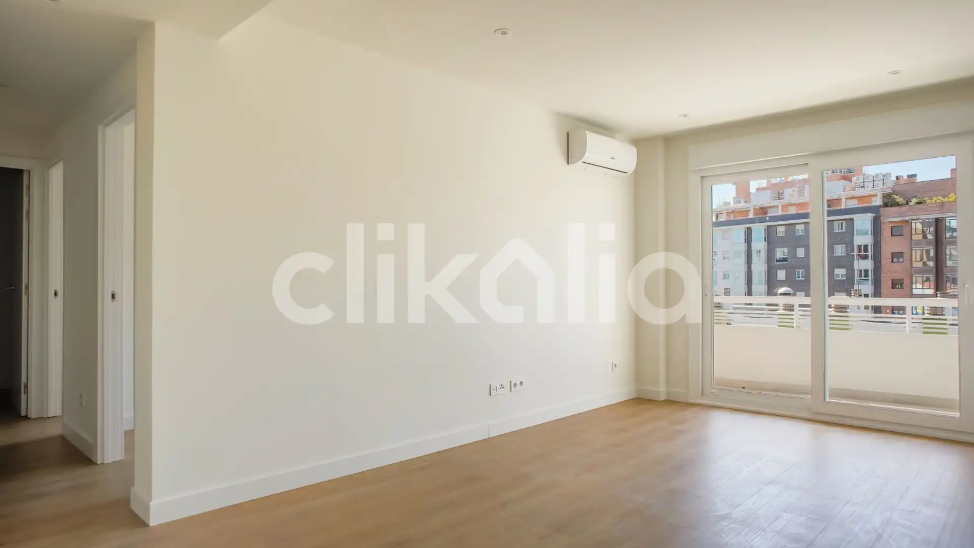 Habitación de Piso en venta en  Madrid Capital con Aire acondicionado, Calefacción y Terraza