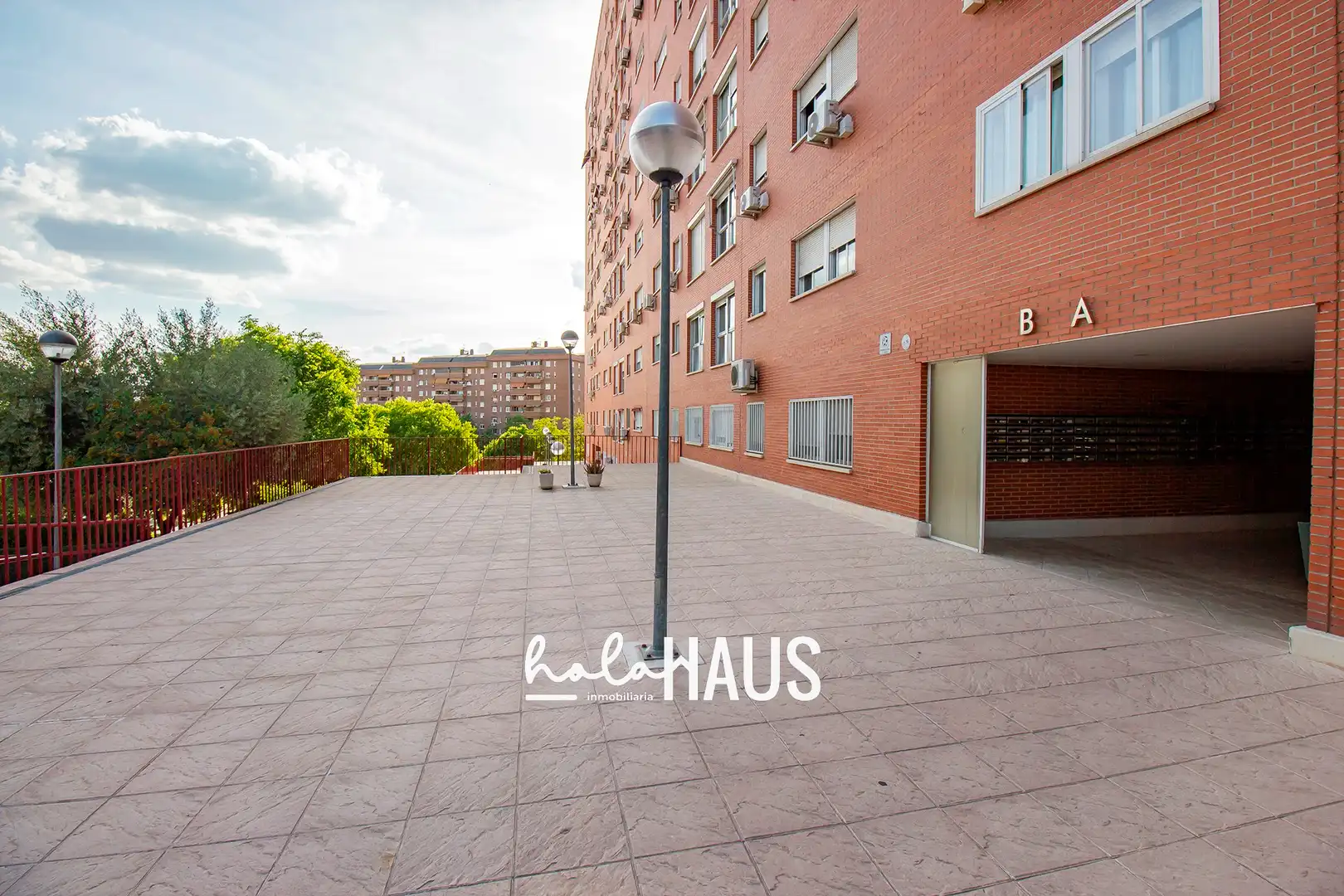 Exterior view of Flat for sale in Madrid  with Air Conditioner, Heating and Storage room