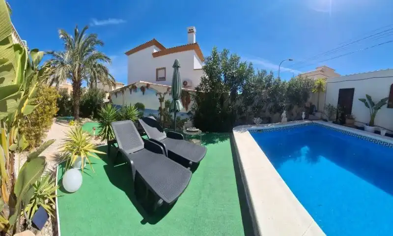 Villa avec piscine à vendre à Calle Calle Málaga, imagen 3