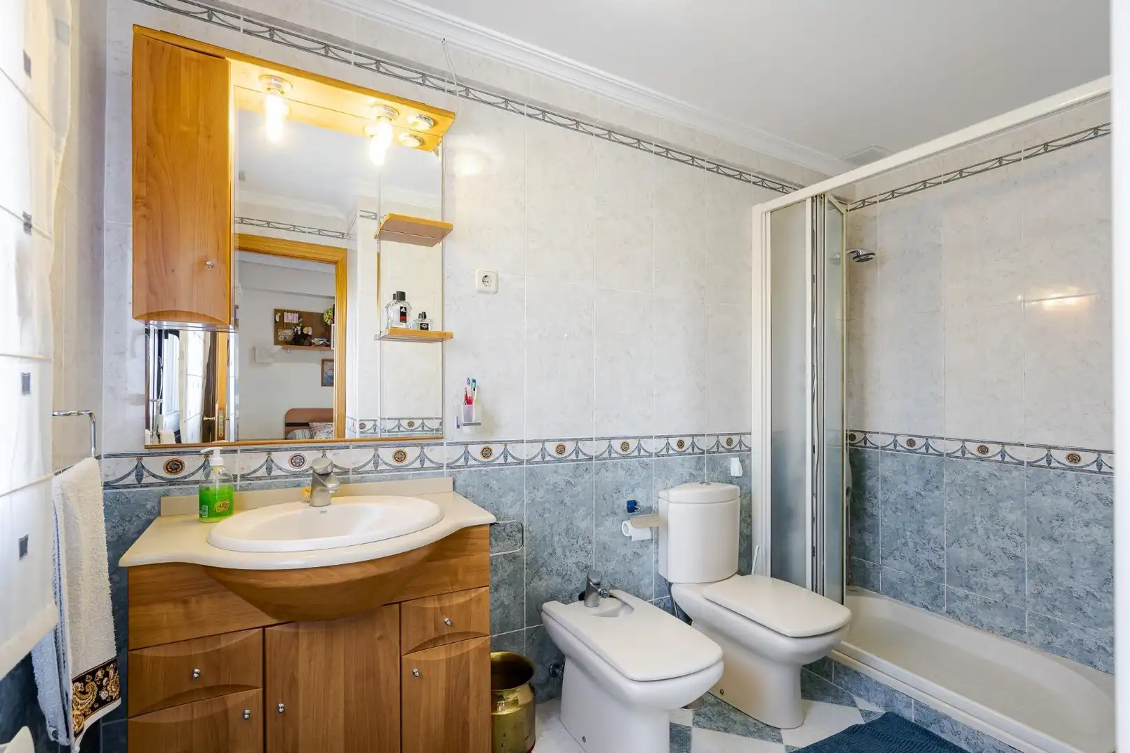 Baño de Casa o chalet en venta en Villanueva de la Torre con Calefacción, Jardín privado y Terraza