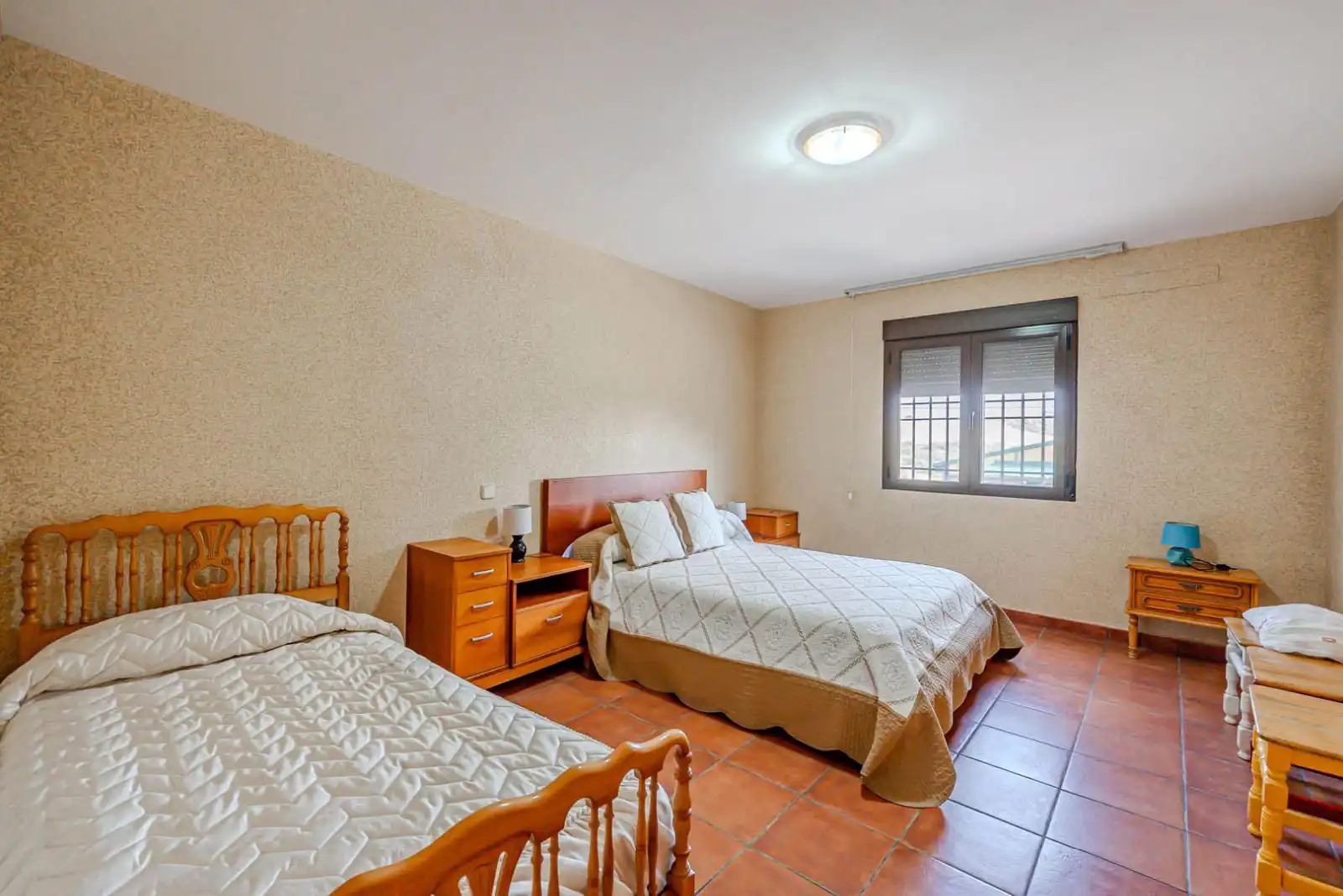 Grundstücke zum Verkauf in Olivares, Batres