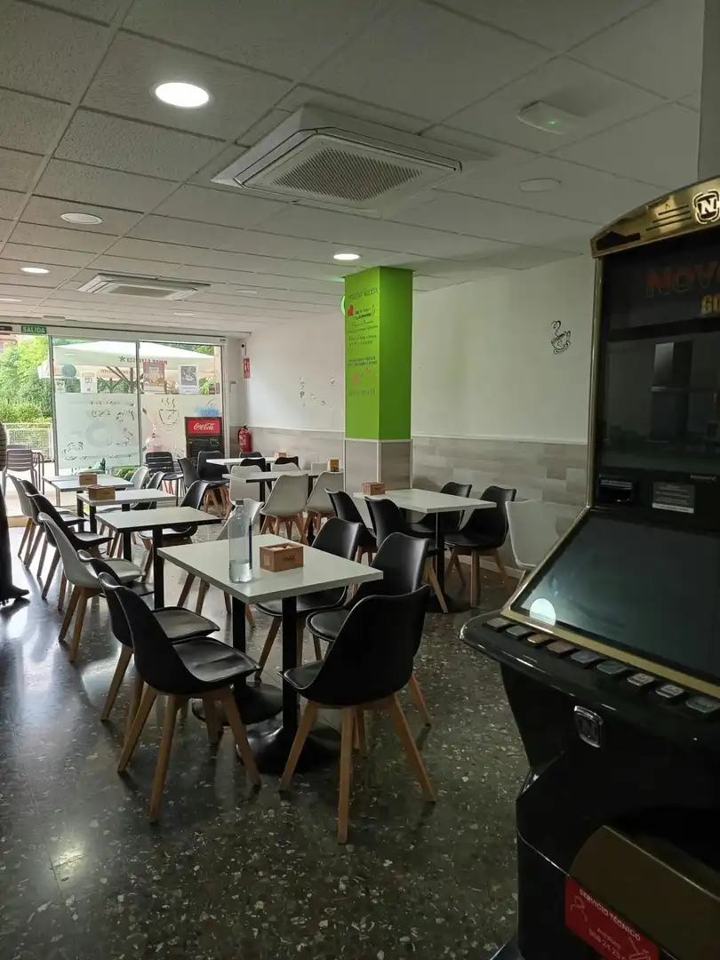 Local comercial en traspàs a Sant Andreu de la Barca, imagen 11