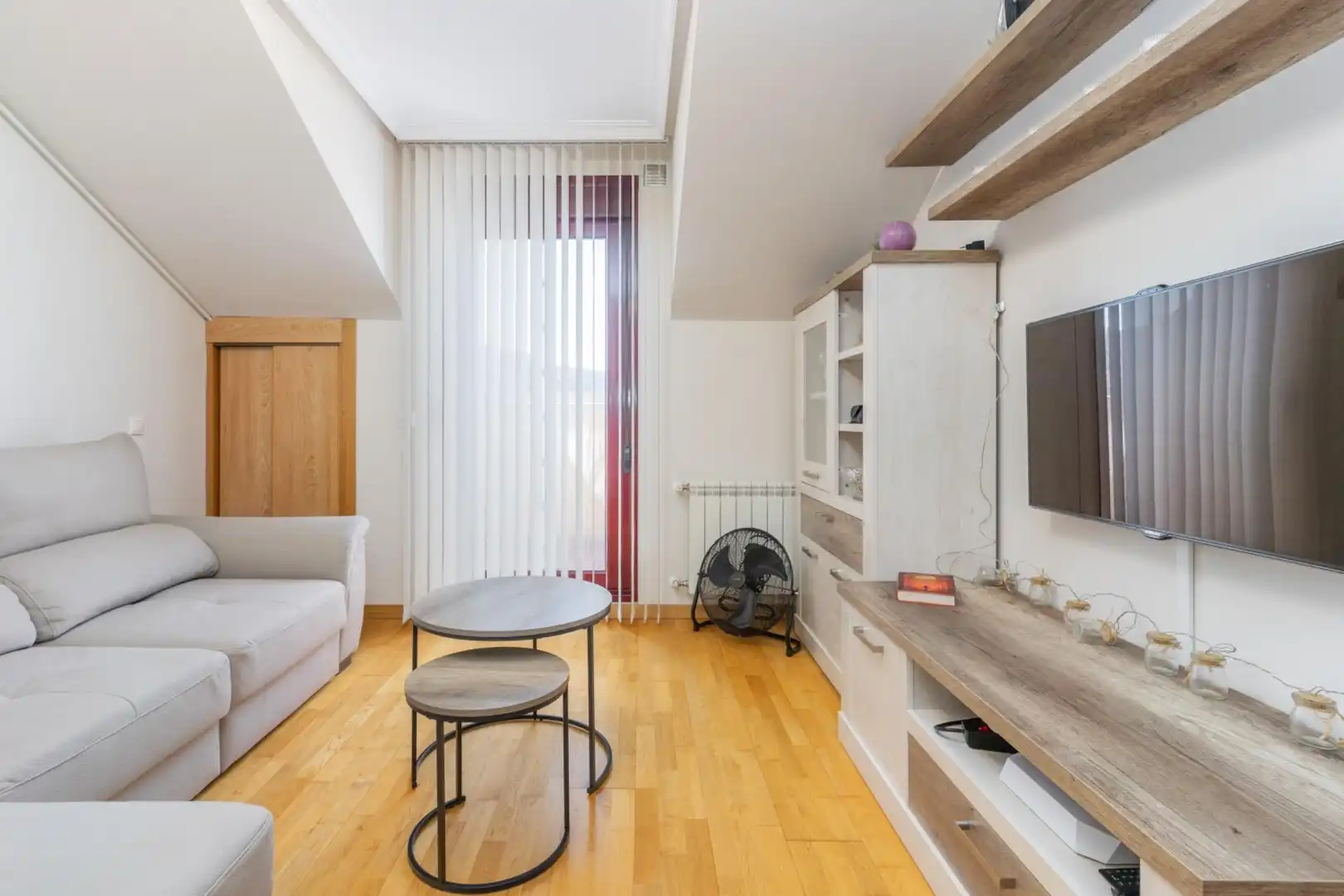 Piso con terraza en venta en Calle CARBAYU EL 3, imagen 4