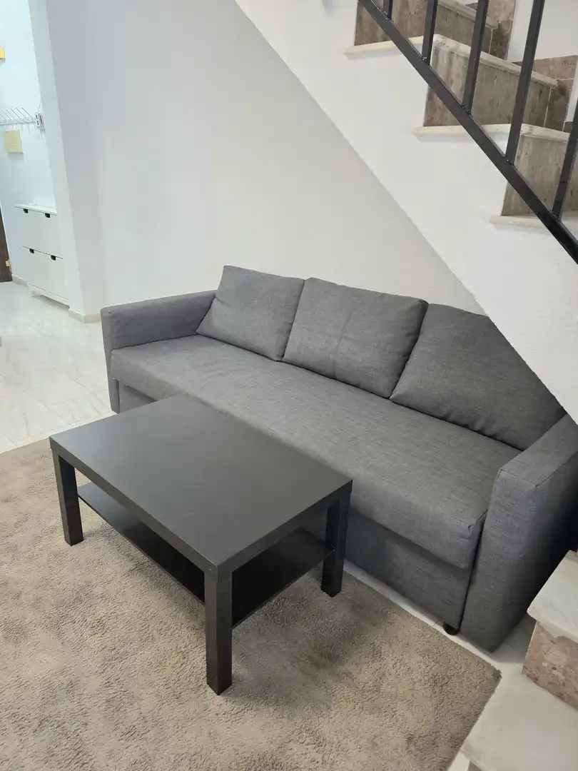 Sala d'estar de Dúplex en venda en Torrevieja amb Aire condicionat, Terrassa i Moblat
