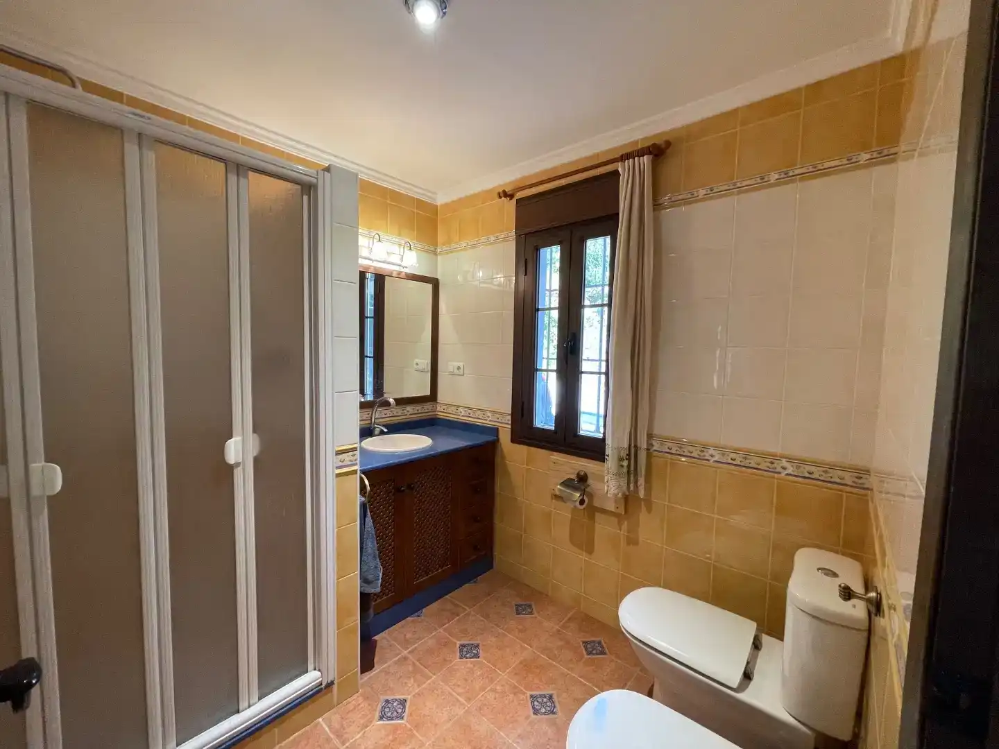 Bathroom of Flat for rent in Los Guájares, Granada
