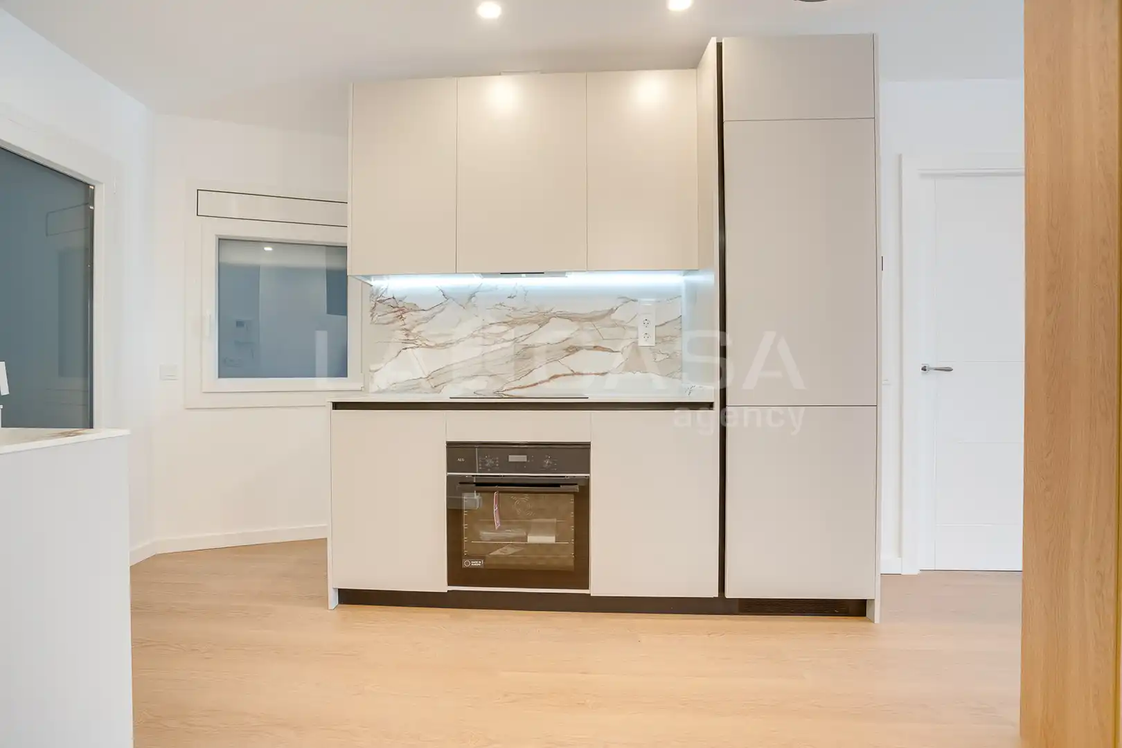 Cocina de Piso en venta en Barcelona con Calefacción y Balcón