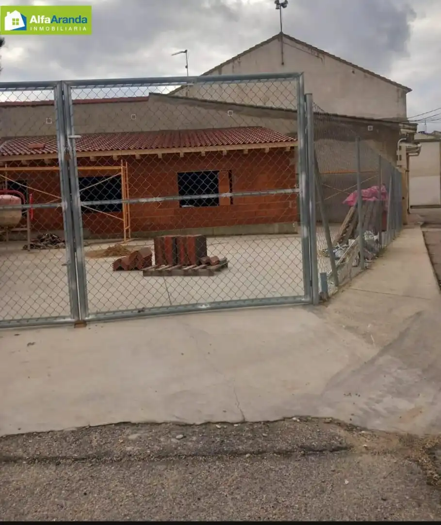 Parking of Houses for sale in Pedrosa de Duero