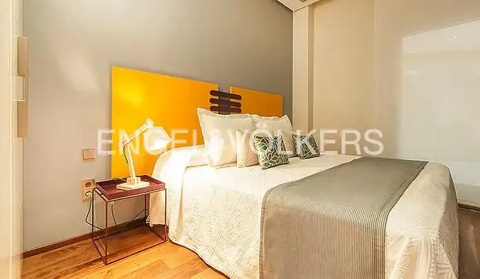 Dormitori de Àtic de lloguer en Valencia amb Aire condicionat, Calefacció i Parquet