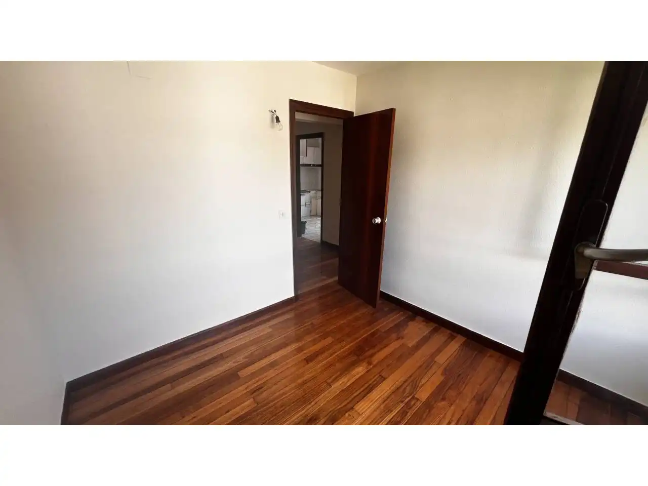 Schlafzimmer von Wohnung zum Verkauf in Espinosa de los Monteros mit Balkon