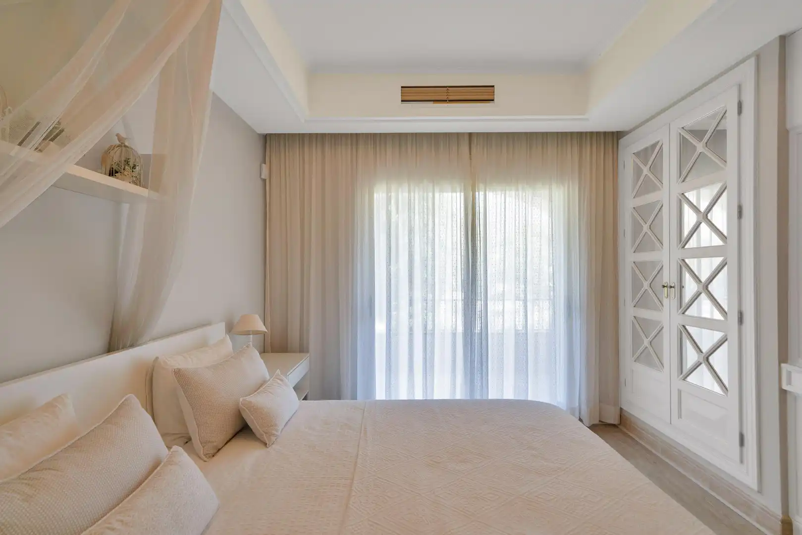 Bedroom of Apartments for sale in Marbella  with Air Conditioner, Heating and Private garden