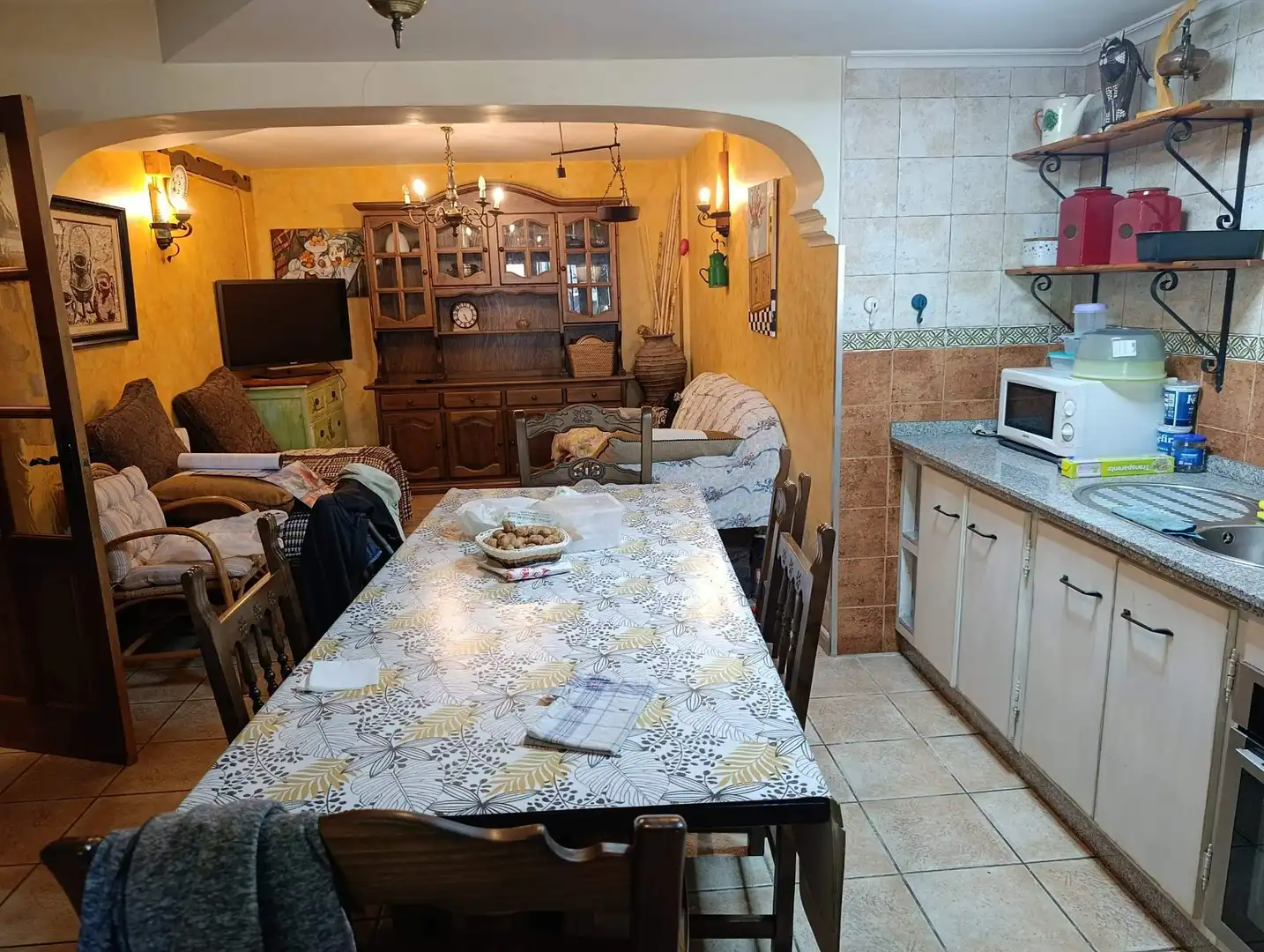 Cuina de Casa o xalet en venda en San Andrés del Rabanedo amb Calefacció, Jardí privat i Terrassa