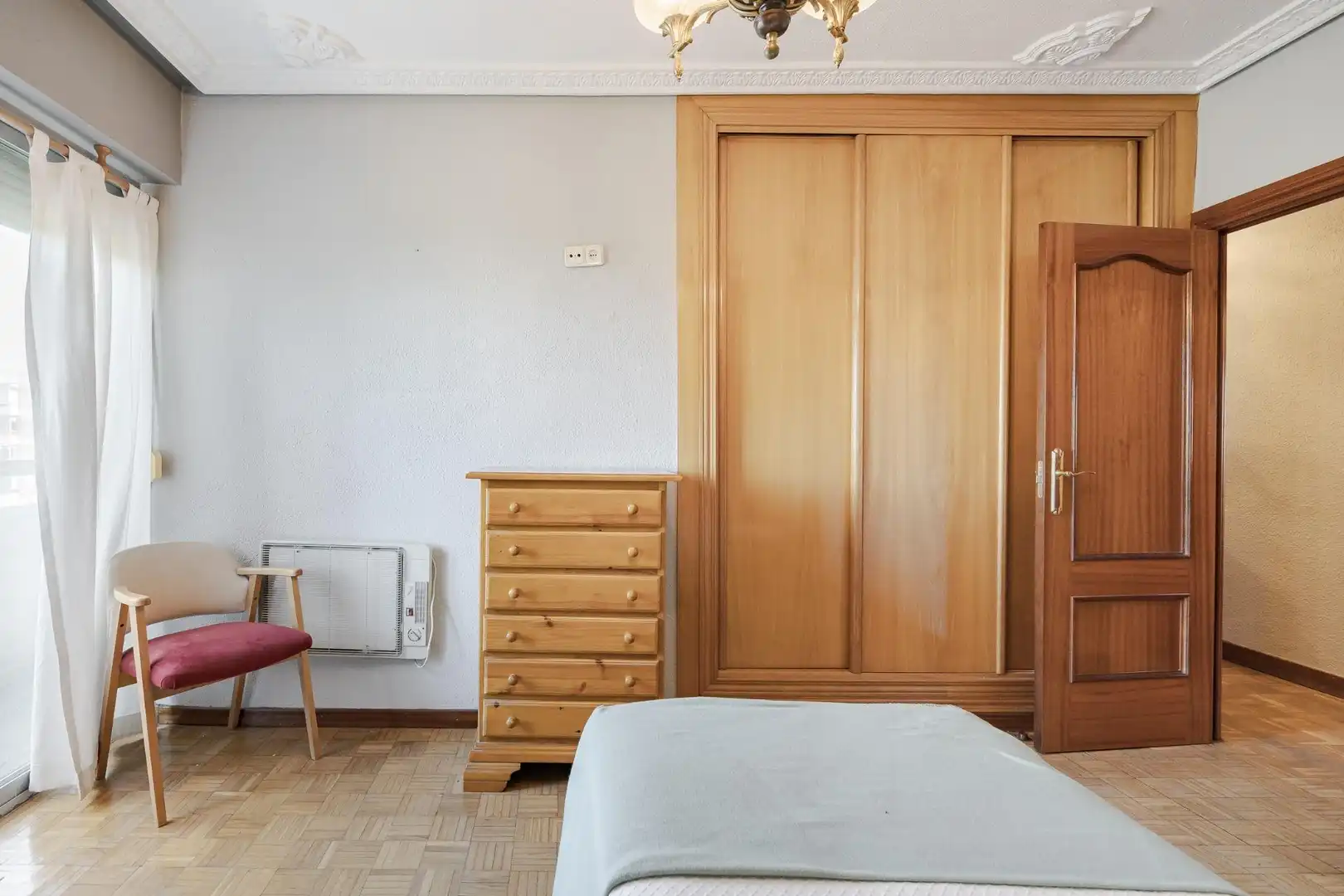 Bedroom of Flat for sale in Alcalá de Henares  with Heating, Terrace and Furnished