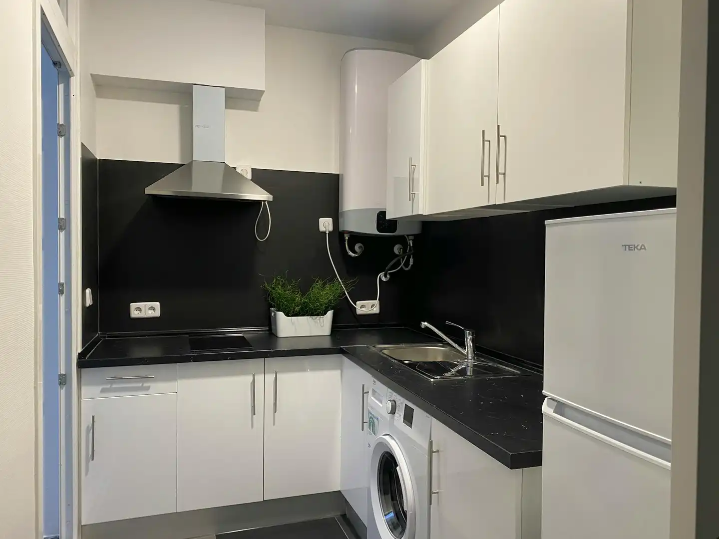 Kitchen of Flat for rent in Madrid  with Air Conditioner, Heating and Private garden