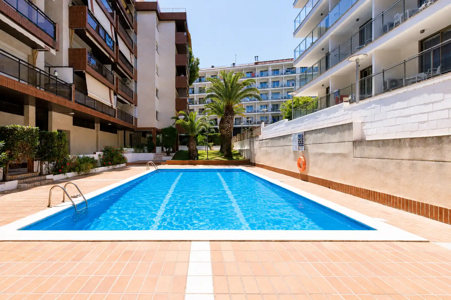 Piscina de Apartament en venda en Salou amb Jardí privat, Moblat i Forn