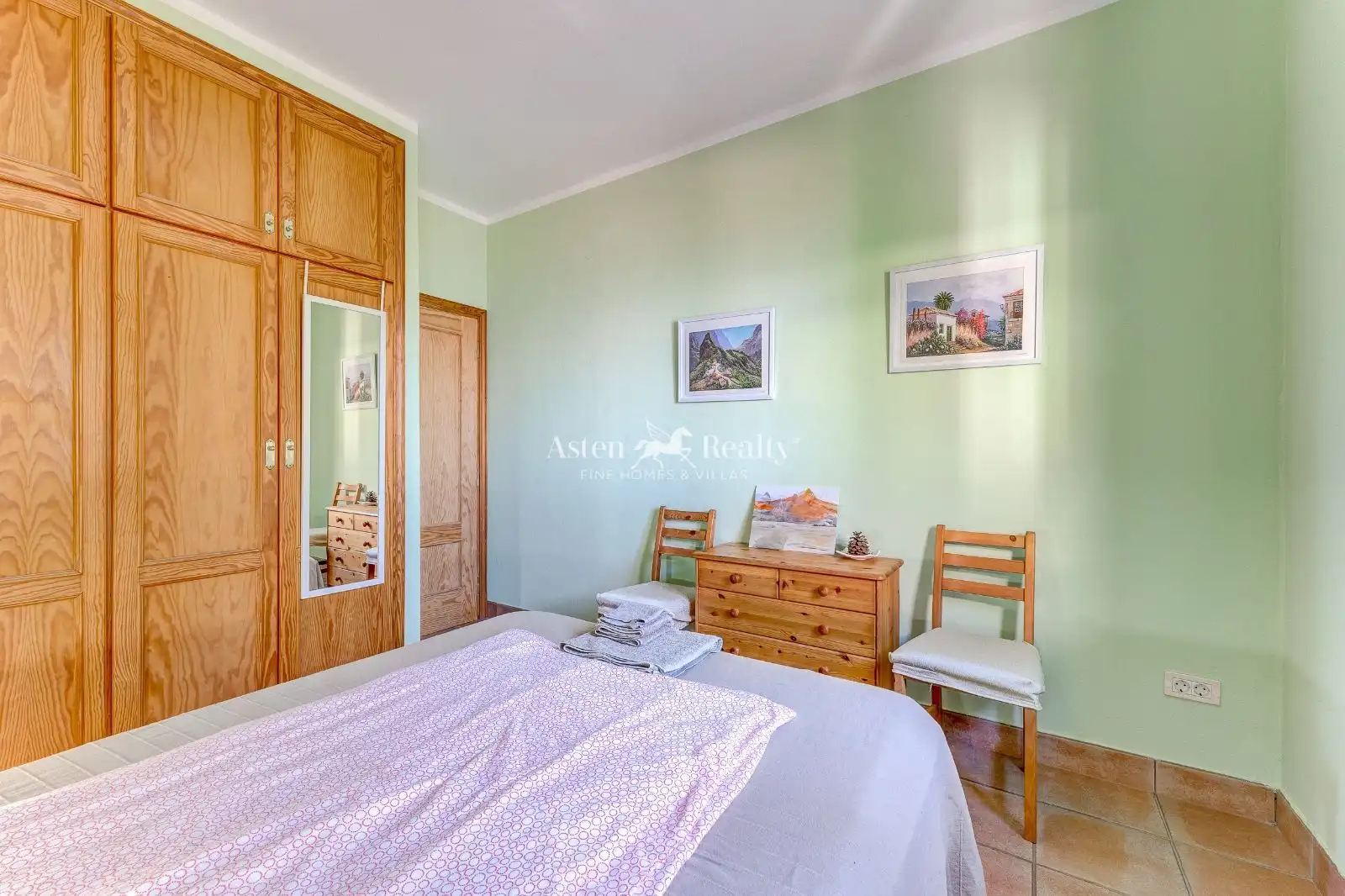 Schlafzimmer von Haus oder Chalet zum Verkauf in Guía de Isora mit Terrasse, Schwimmbad und Möbliert