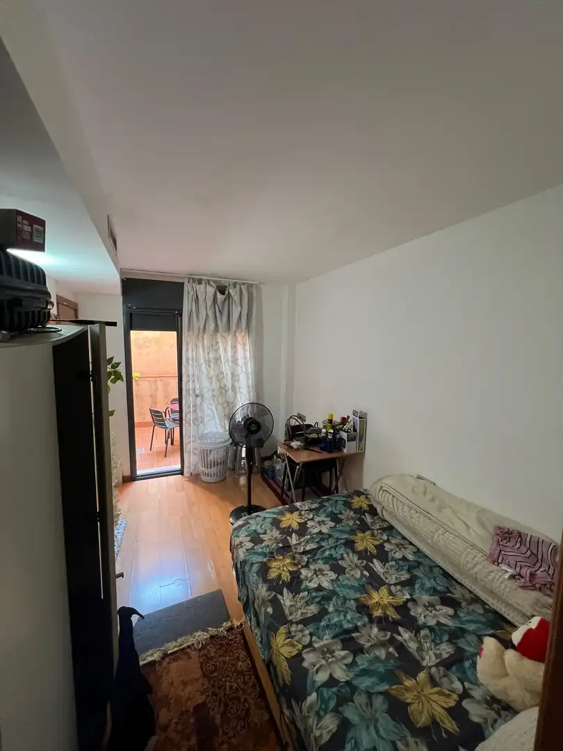 Habitación de Dúplex en venta en L'Hospitalet de Llobregat con Terraza