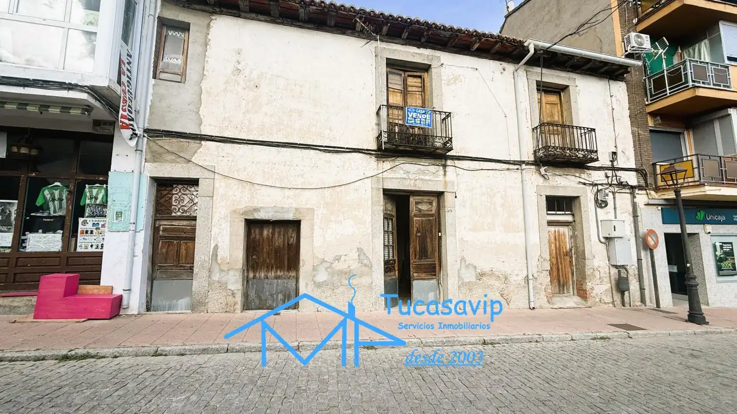 Vista exterior de Casa o chalet en venta en Cebreros con Jardín privado y Balcón