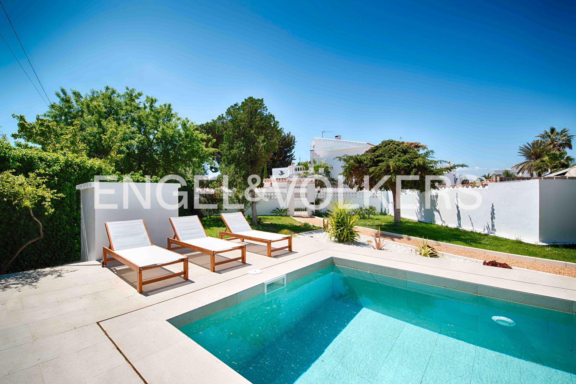 Piscina de Casa adosada en venda en Empuriabrava amb Aire condicionat, Jardí privat i Terrassa