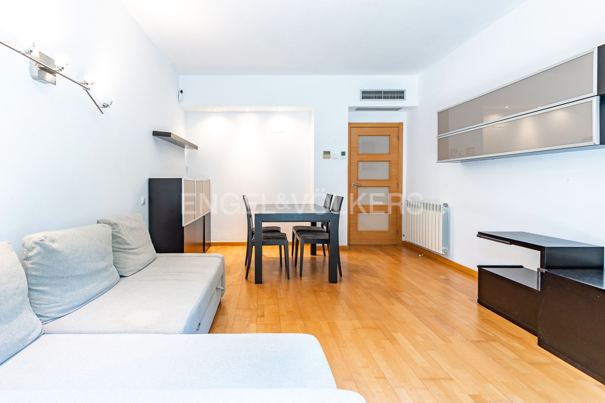 Sala d'estar de Apartament en venda en Sant Cugat del Vallès amb Aire condicionat, Calefacció i Parquet