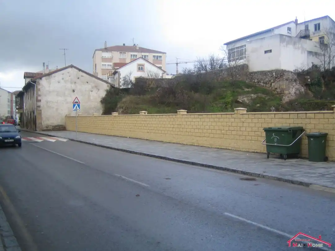 Wohnbaugrundstück zum Verkauf in Avenida cantabria