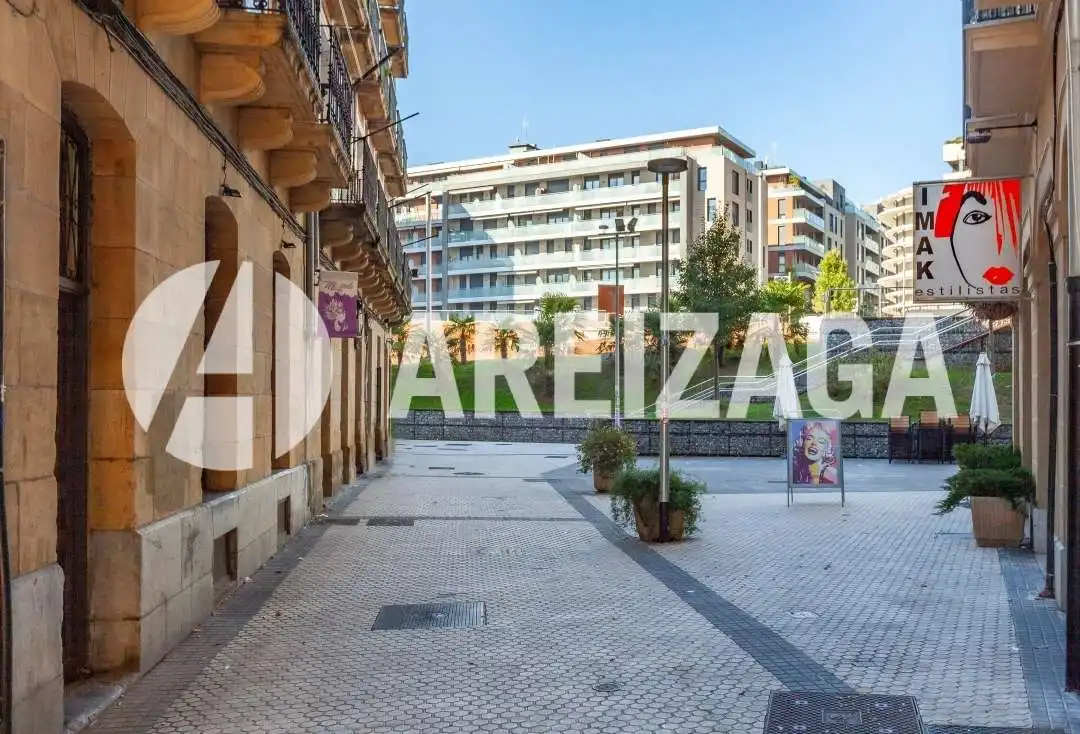 Vista exterior de Piso en venta en Donostia - San Sebastián  con Calefacción, Terraza y Trastero