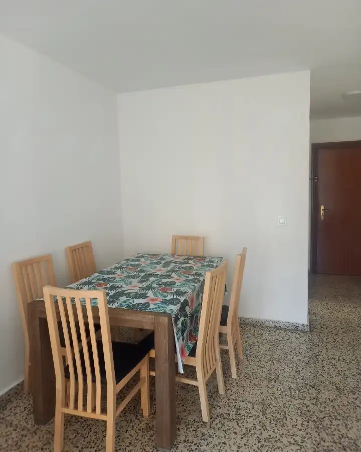 Comedor de Piso de alquiler en Málaga con Amueblado, Lavadora y Microondas