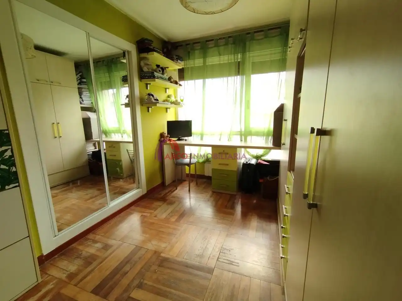 Bedroom of Flat for sale in Burgos  with Heating, Parquet flooring and Terrace